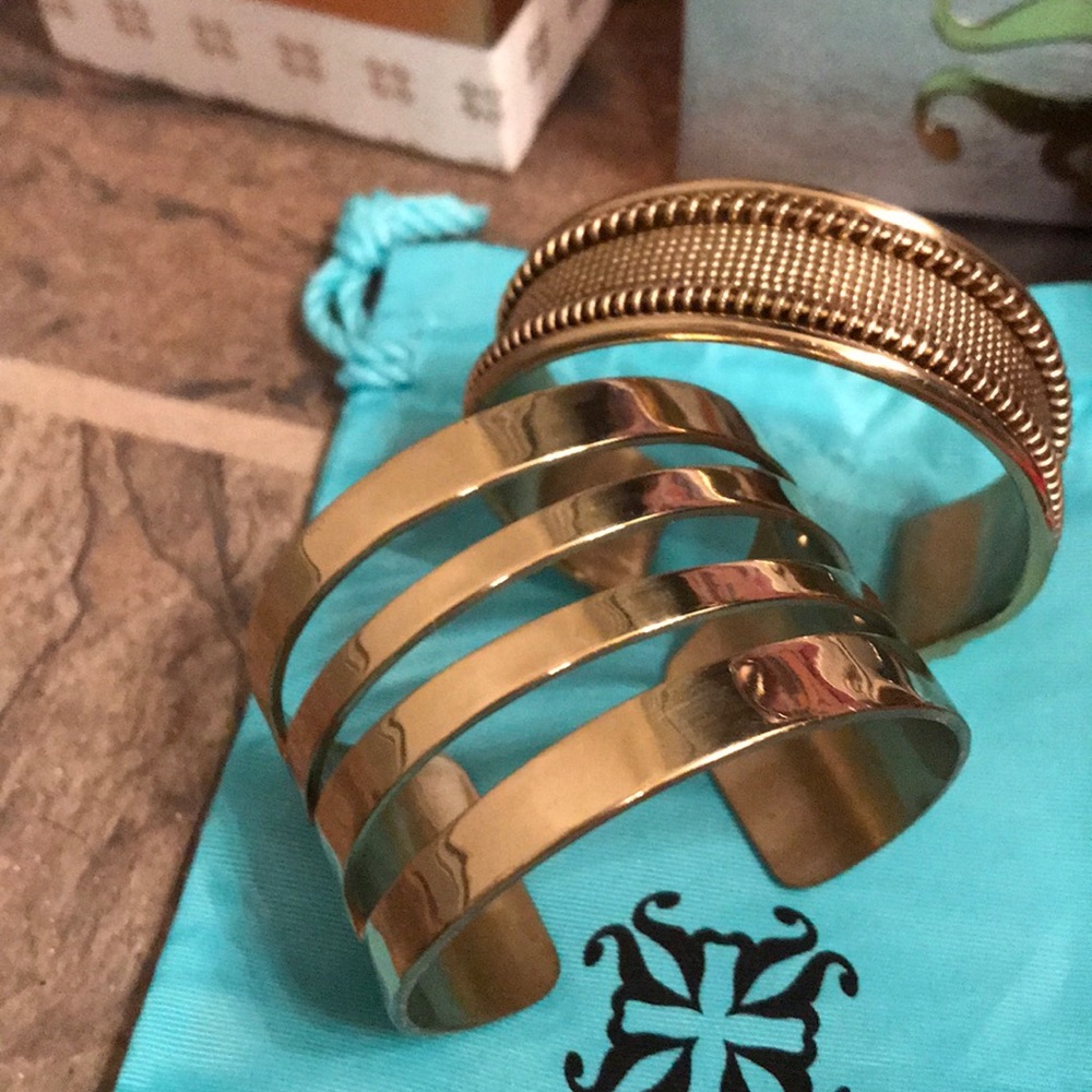 Bracelets - Picture 4 of 6